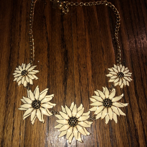 kate spade Jewelry - Kate Spade Gold Daisy Sunflower Necklace kate spade Jewelry - Kate Spade Gold Daisy Sunflower Necklace